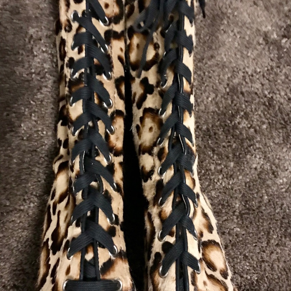 Giambattista Valli Cheetah Print Mid boots⚜ - Picture 3 of 7